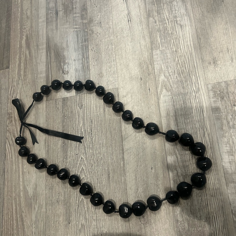Elegant Black Beaded Necklace